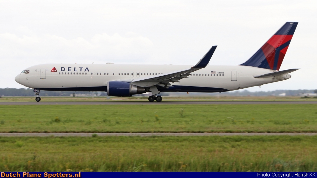 N1603 Boeing 767-300 Delta Airlines by HansFXX