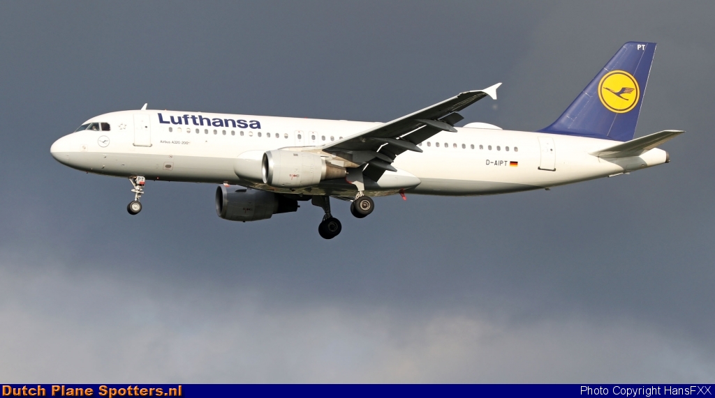 D-AIPT Airbus A320 Lufthansa by HansFXX