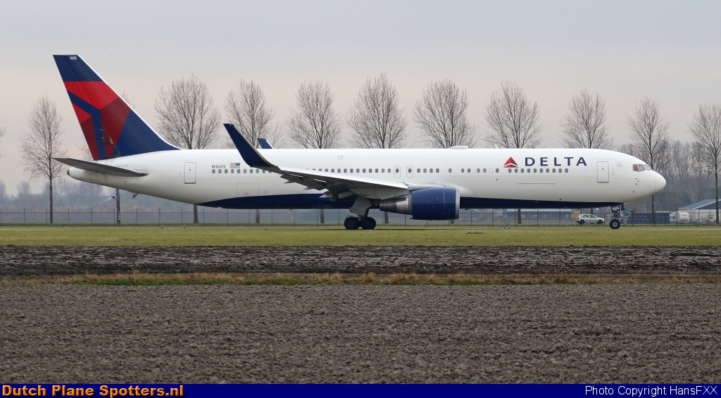 N1605 Boeing 767-300 Delta Airlines by HansFXX