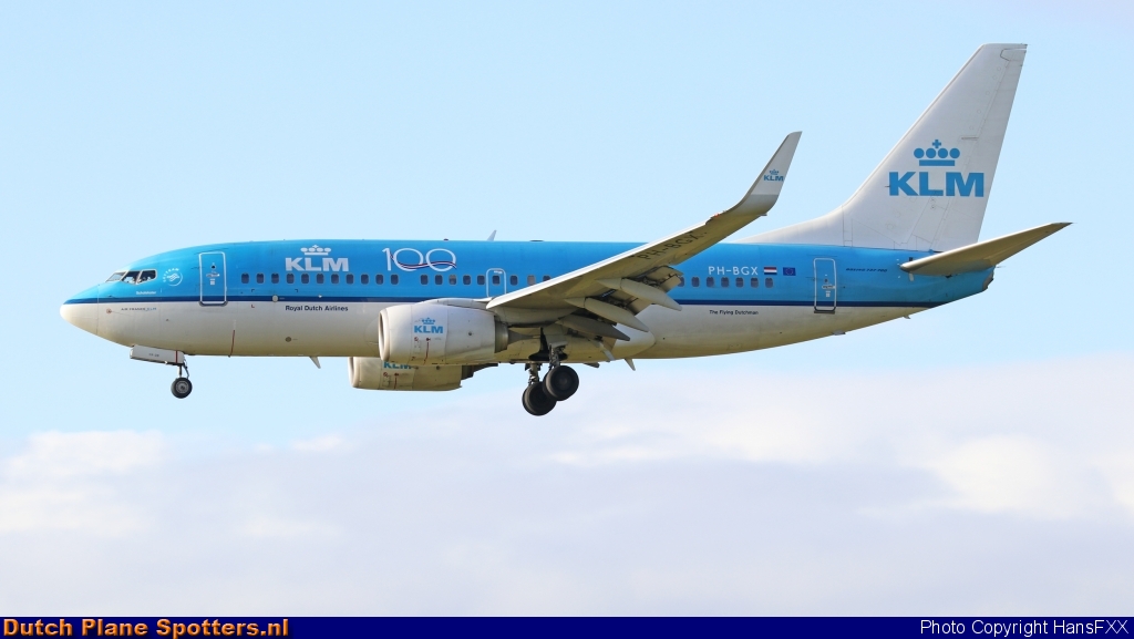 PH-BGX Boeing 737-700 KLM Royal Dutch Airlines by HansFXX
