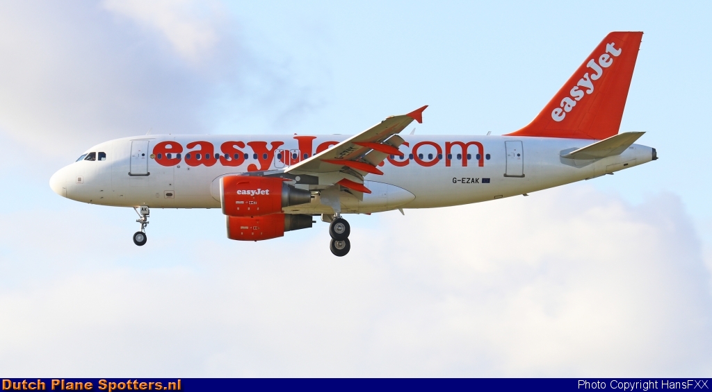 G-EZAK Airbus A319 easyJet by HansFXX