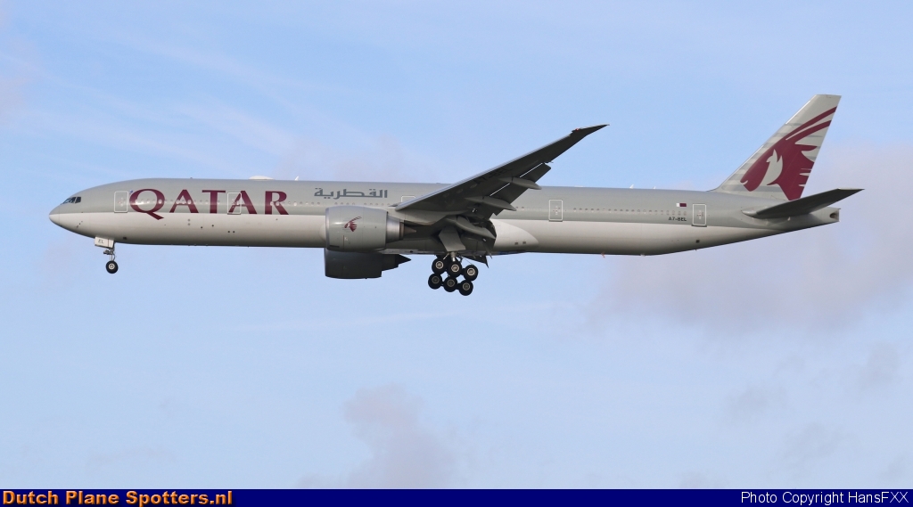A7-BEL Boeing 777-300 Qatar Airways by HansFXX