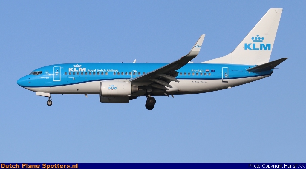 PH-BGL Boeing 737-700 KLM Royal Dutch Airlines by HansFXX