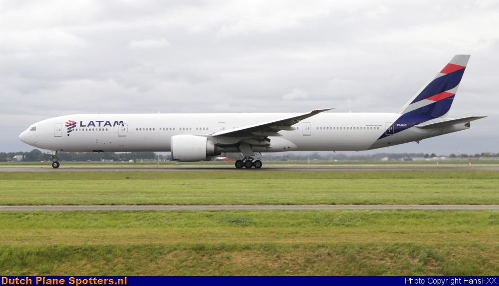 PT-MUC Boeing 777-300 LATAM Airlines Brazil by HansFXX