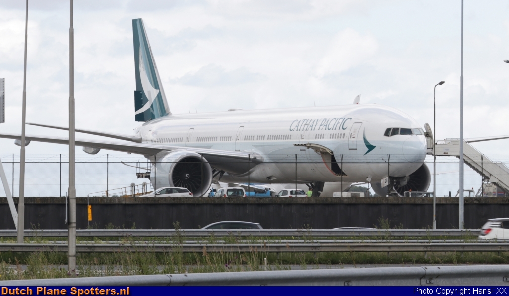 B-KQG Boeing 777-300 Cathay Pacific by HansFXX