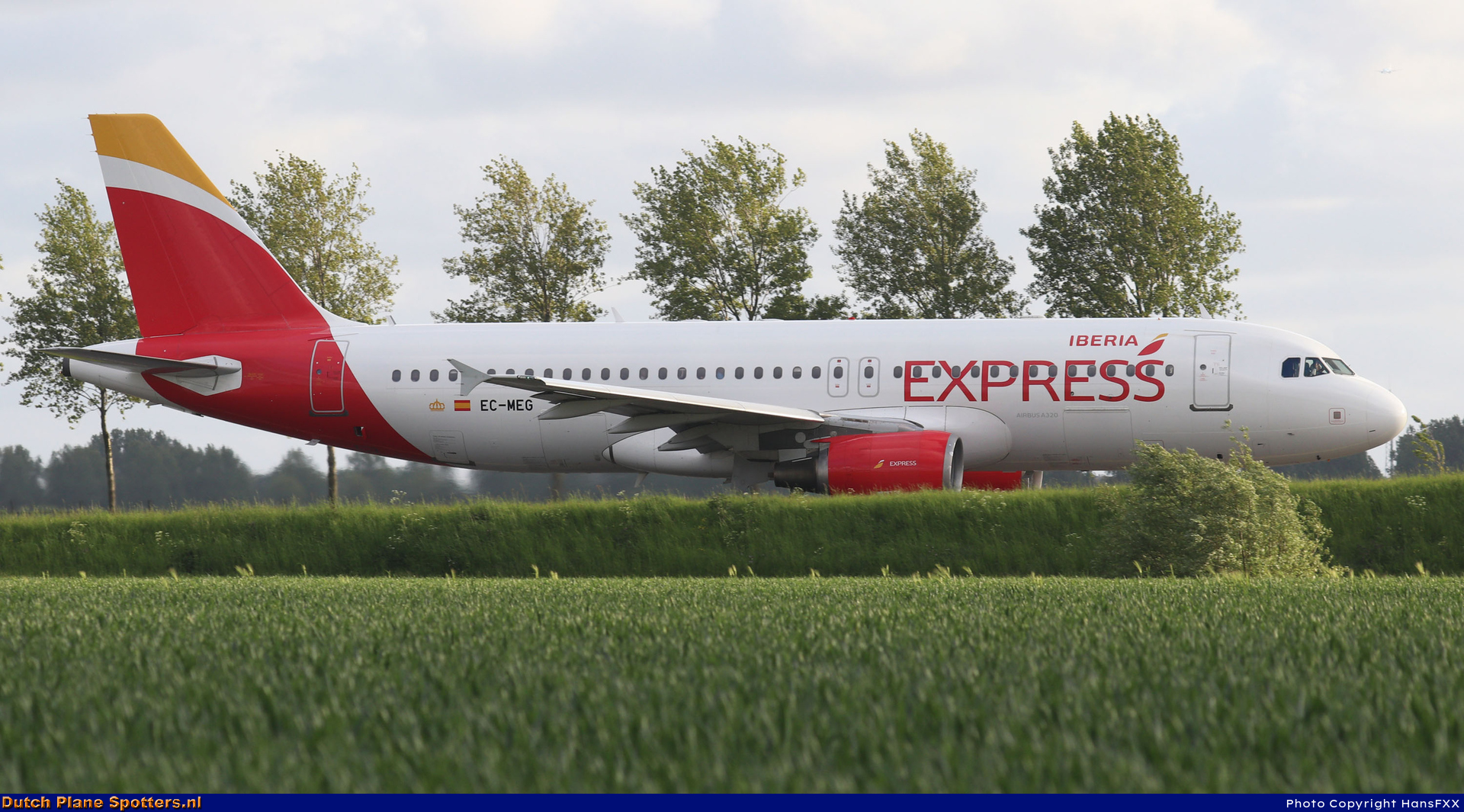 EC-MEG Airbus A320 Iberia Express by HansFXX