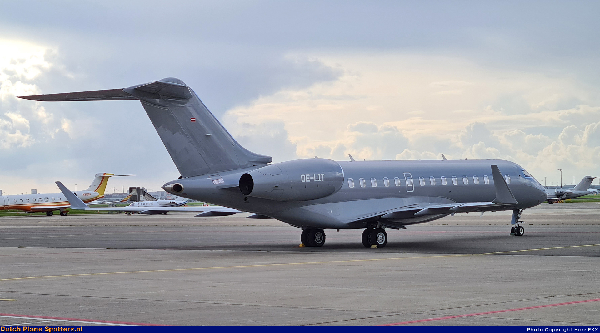 OE-LIT Bombardier BD-700 Global 6000 Private by HansFXX