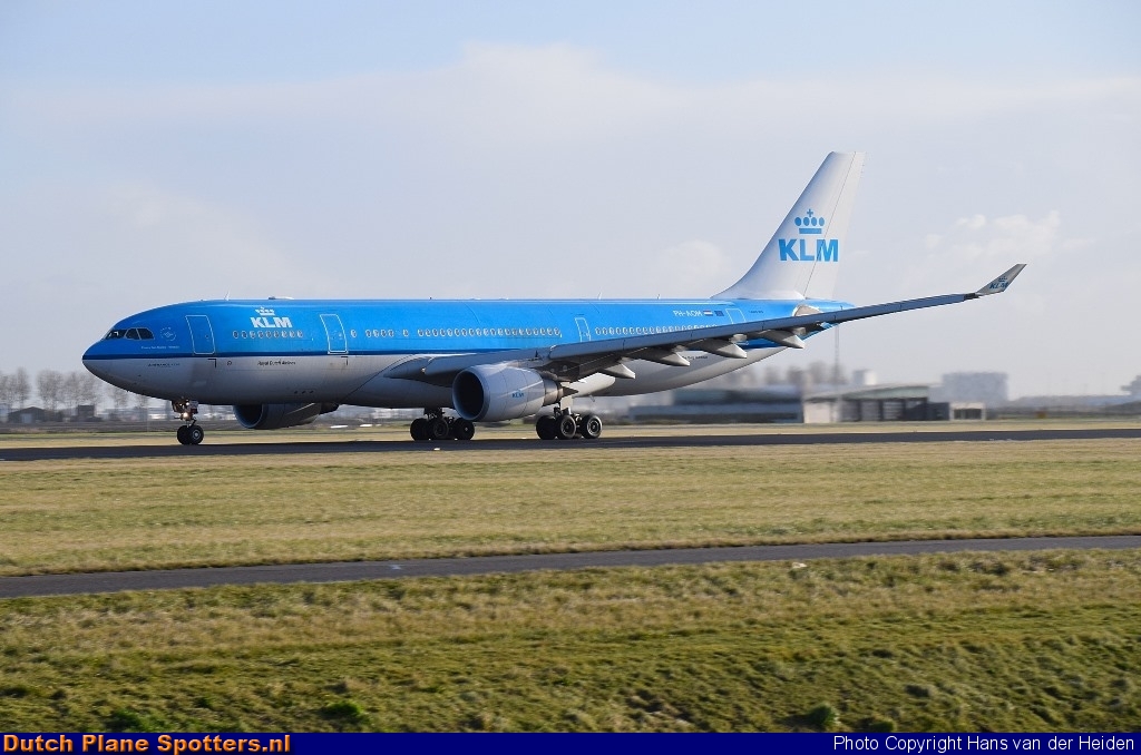 PH-AOM Airbus A330-200 KLM Royal Dutch Airlines by Hans van der Heiden