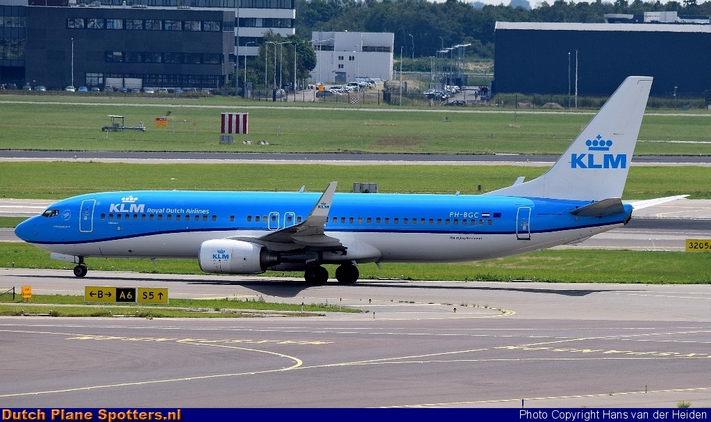 PH-BGC Boeing 737-800 KLM Royal Dutch Airlines by Hans van der Heiden
