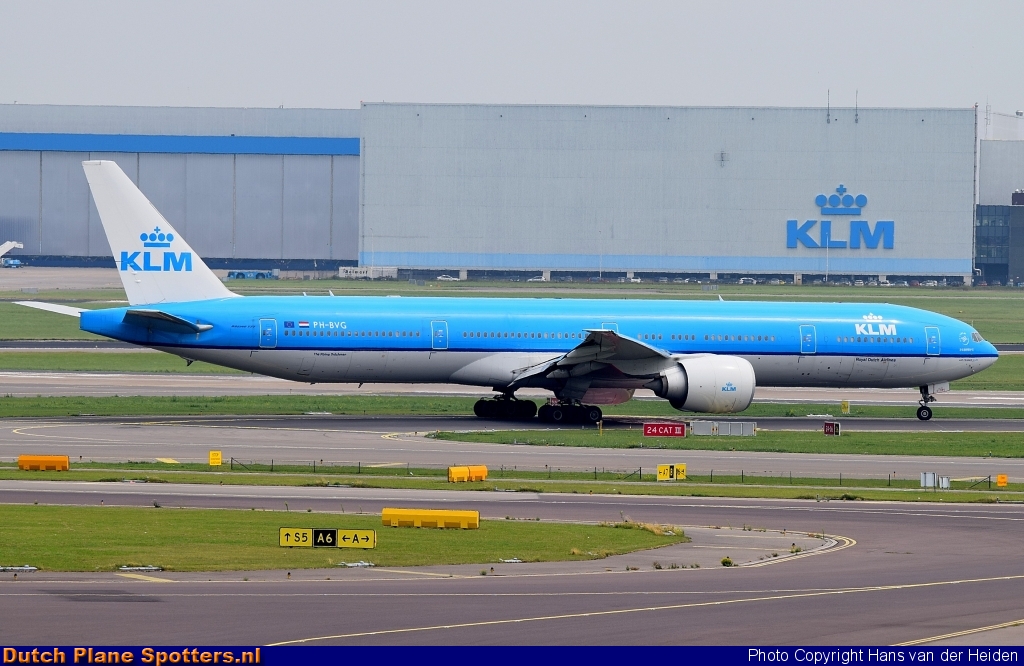 PH-BVG Boeing 777-300 KLM Royal Dutch Airlines by Hans van der Heiden