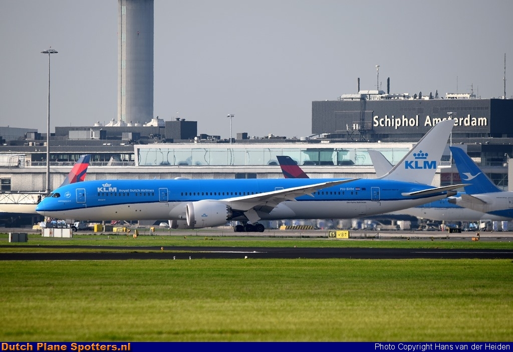 PH-BHM Boeing 787-9 Dreamliner KLM Royal Dutch Airlines by Hans van der Heiden