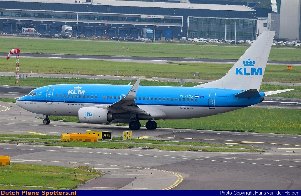 PH-BGX Boeing 737-700 KLM Royal Dutch Airlines by Hans van der Heiden