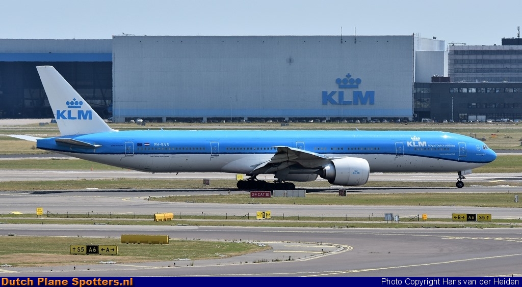PH-BVS Boeing 777-300 KLM Royal Dutch Airlines by Hans van der Heiden