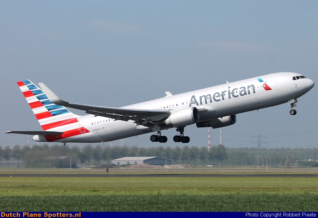 N388AA Boeing 767-300 American Airlines by Robbert Pieete