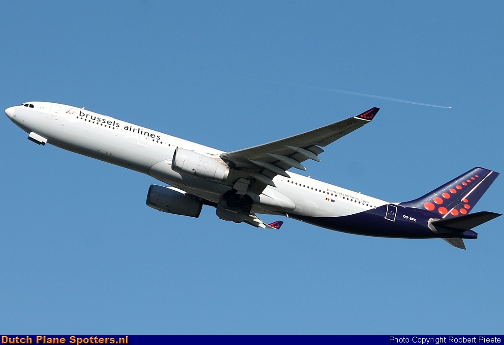 OO-SFX Airbus A330-300 Brussels Airlines by Robbert Pieete