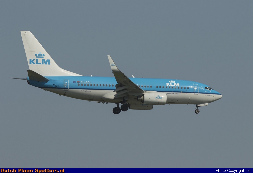 PH-BGL Boeing 737-700 KLM Royal Dutch Airlines by Jan