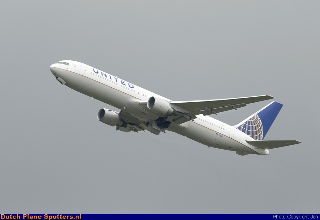 N641UA Boeing 767-300 United Airlines by Jan
