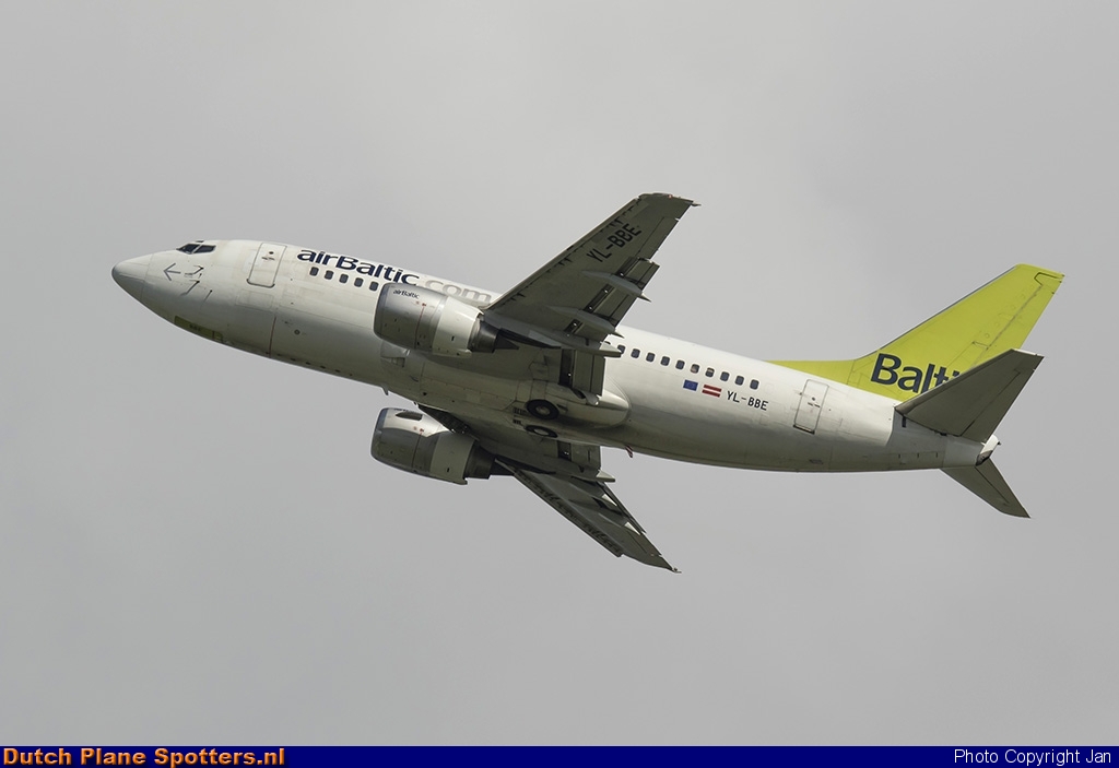 YL-BBE Boeing 737-500 Air Baltic by Jan
