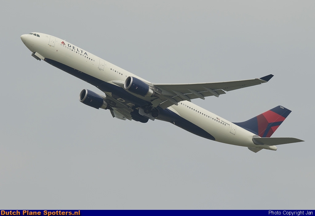 N826NW Airbus A330-300 Delta Airlines by Jan