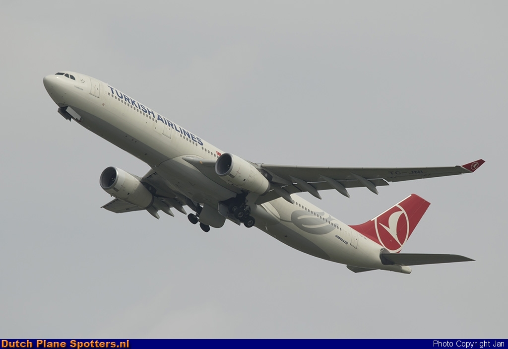 TC-JNL Airbus A330-300 Turkish Airlines by Jan