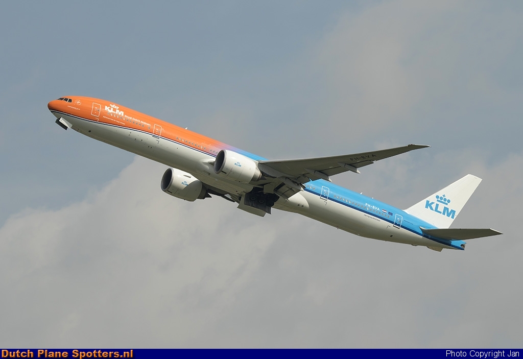 PH-BVA Boeing 777-300 KLM Royal Dutch Airlines by Jan