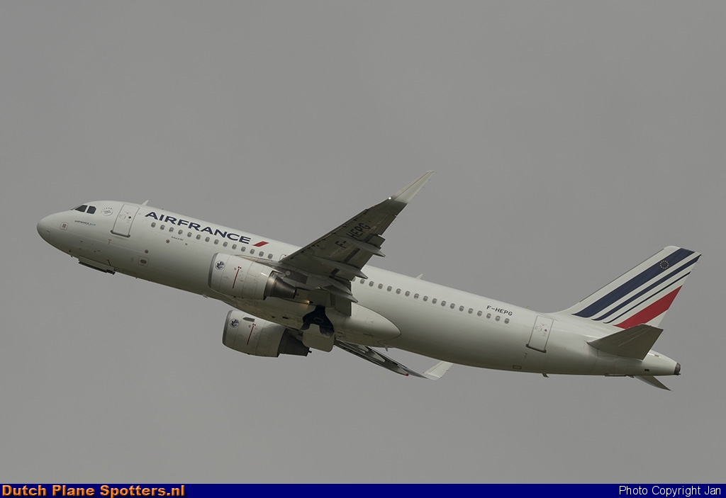 F-HEPG Airbus A320 Air France by Jan