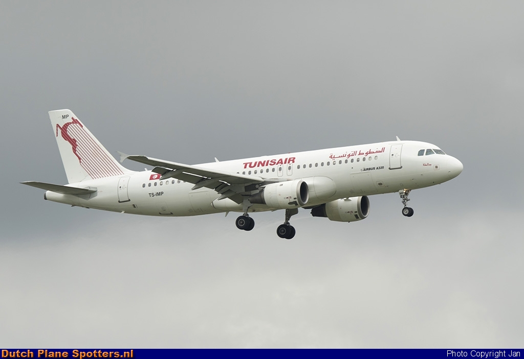 TS-IMP Airbus A320 Tunisair by Jan