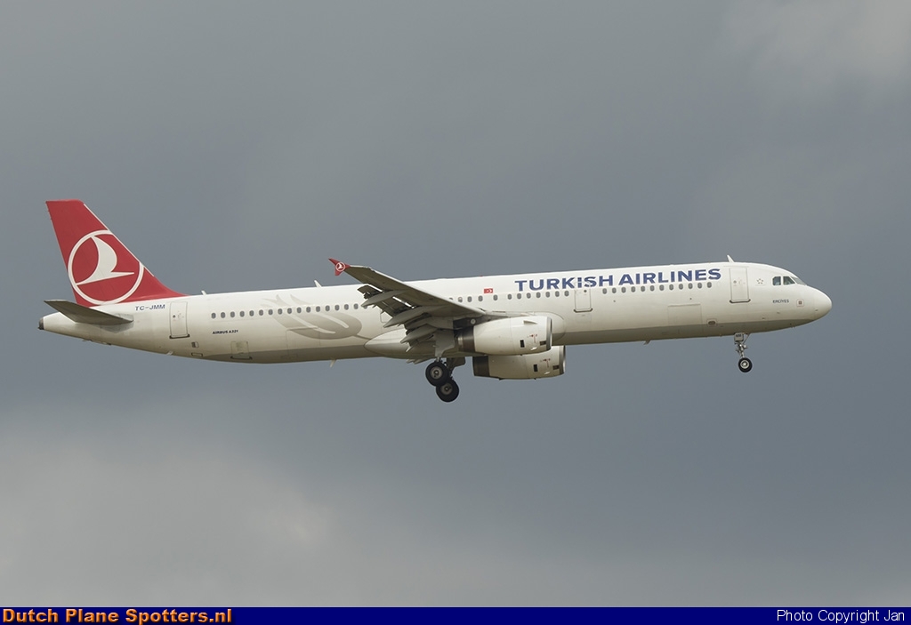 TC-JMM Airbus A321 Turkish Airlines by Jan