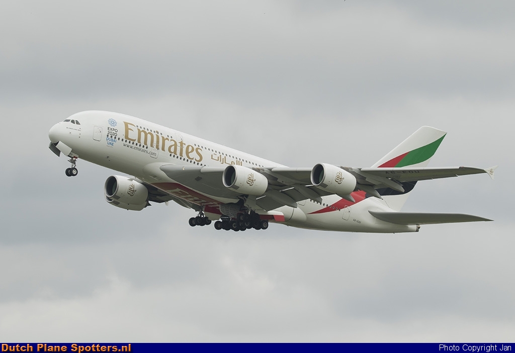 A6-EOU Airbus A380-800 Emirates by Jan