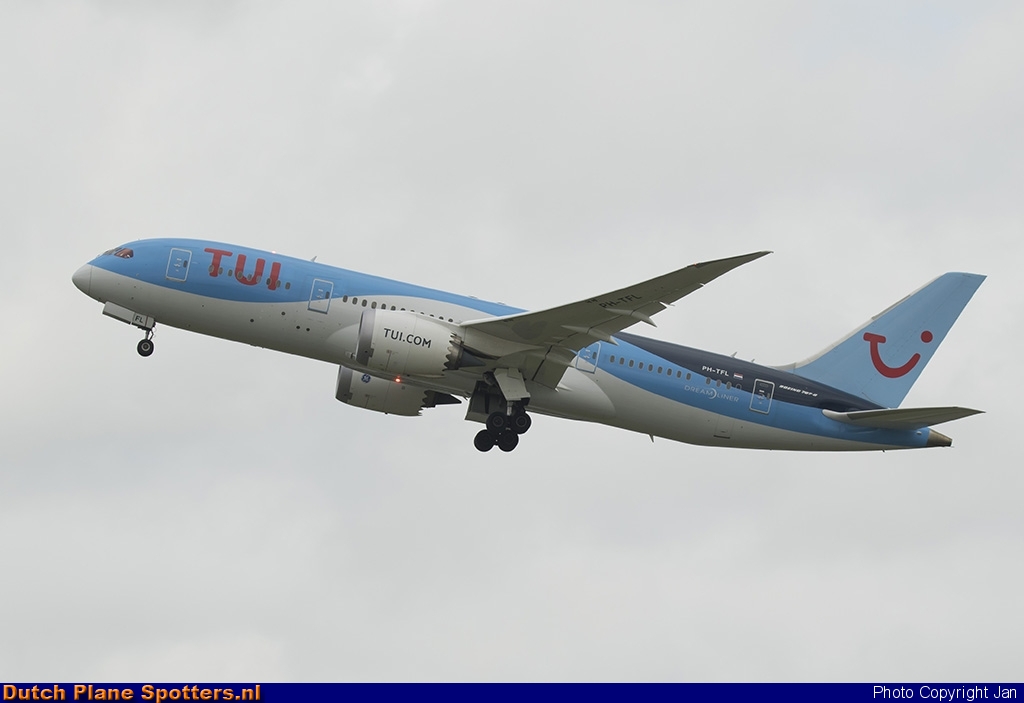 PH-TFL Boeing 787-8 Dreamliner TUI Airlines Netherlands by Jan