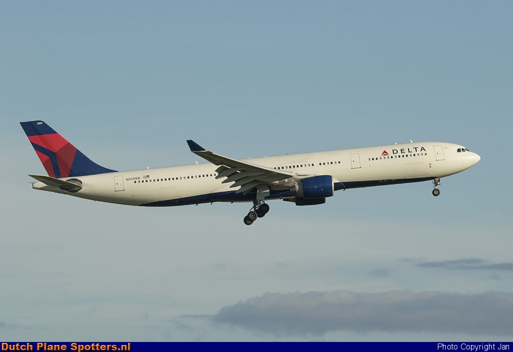 N806NW Airbus A330-200 Delta Airlines by Jan