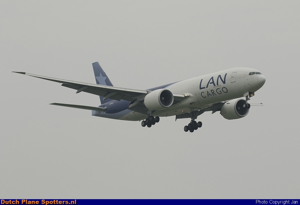 N772LA Boeing 777-F LAN Cargo by Jan