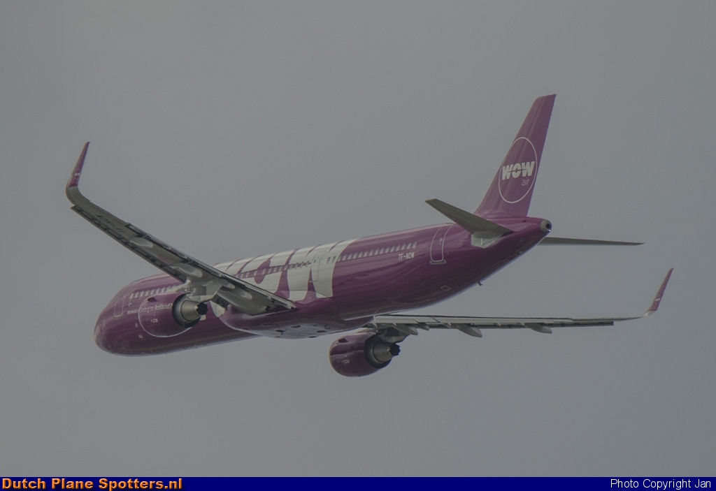 TF-NOW Airbus A321 WOW air by Jan