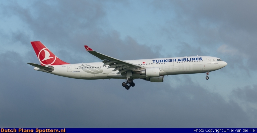 TC-JOM Airbus A330-300 Turkish Airlines by Emiel van der Hei