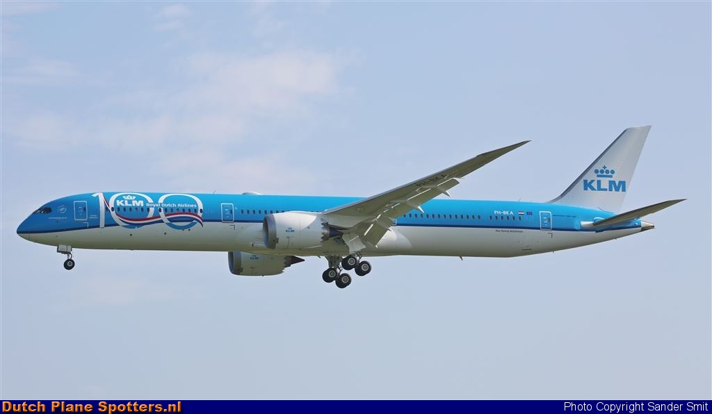 PH-BKA Boeing 787-10 Dreamliner KLM Royal Dutch Airlines by Sander Smit