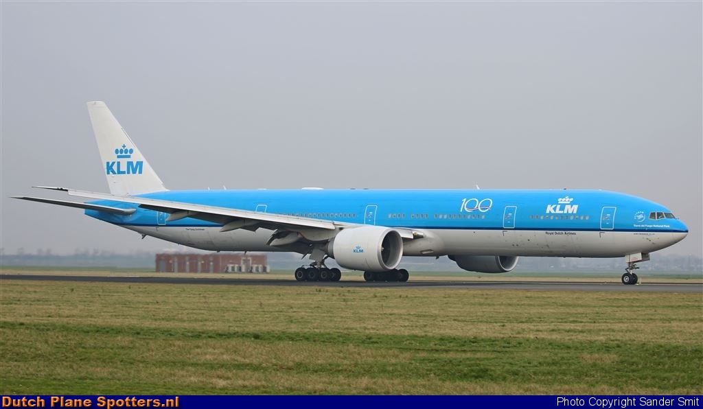 PH-BVI Boeing 777-300 KLM Royal Dutch Airlines by Sander Smit