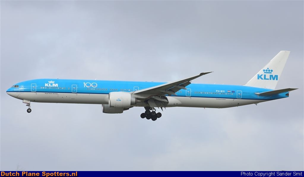 PH-BVI Boeing 777-300 KLM Royal Dutch Airlines by Sander Smit