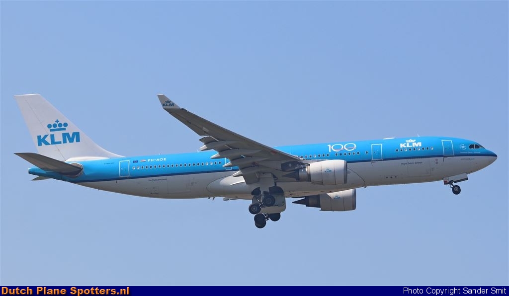 PH-AOE Airbus A330-200 KLM Royal Dutch Airlines by Sander Smit