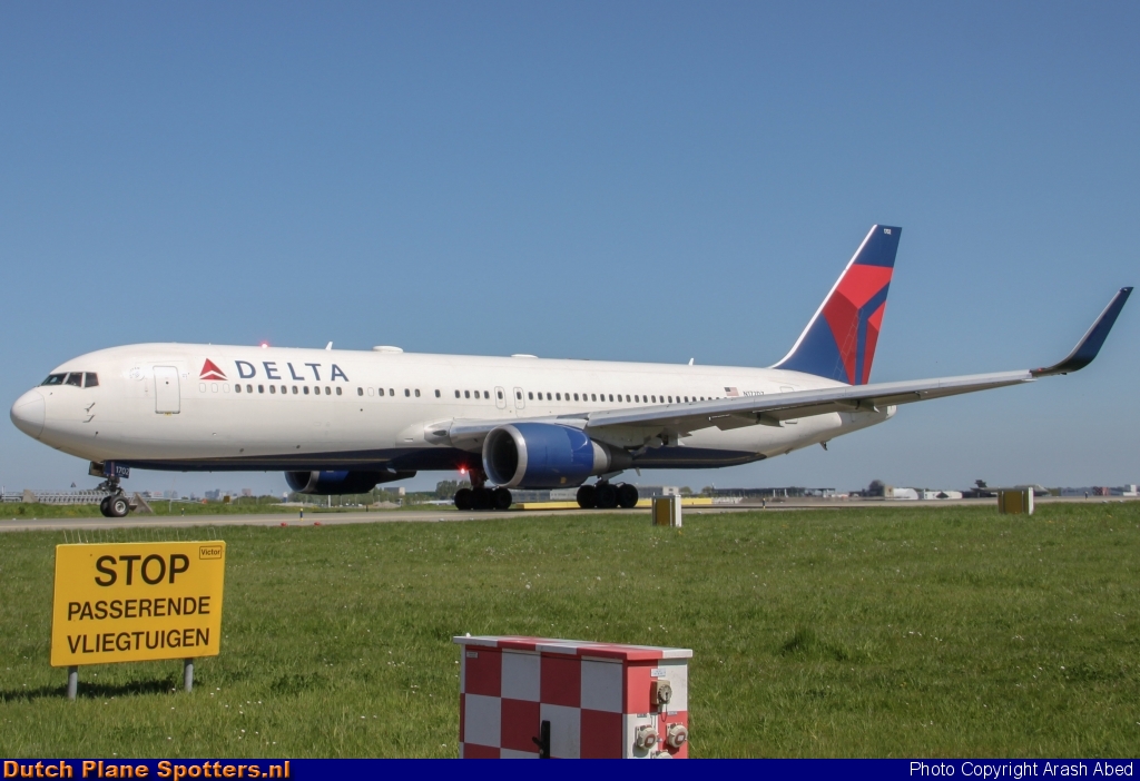 N172DZ Boeing 767-300 Delta Airlines by Arash Abed