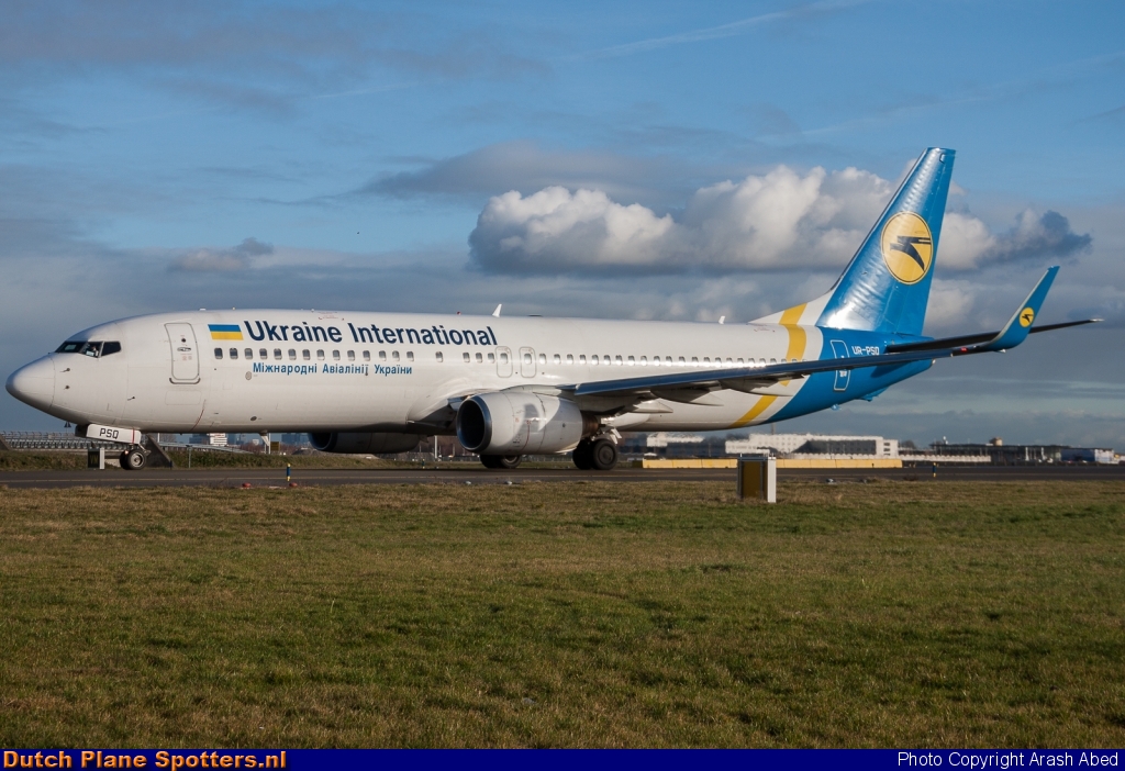 UR-PSQ Boeing 737-800 Ukraine International Airlines by Arash Abed