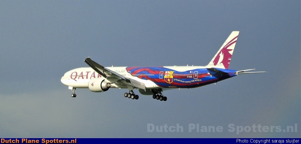 A7-BAE Boeing 777-300 Qatar Airways by saraja sluijter