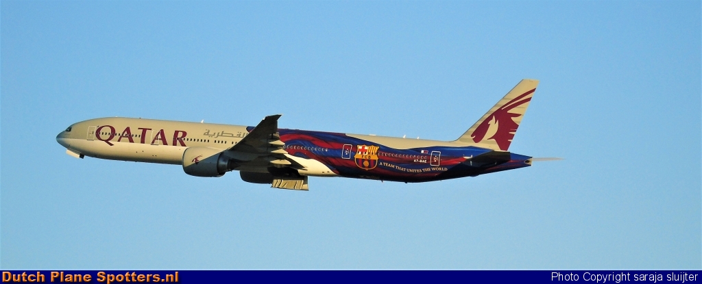 A7-BAE Boeing 777-300 Qatar Airways by saraja sluijter