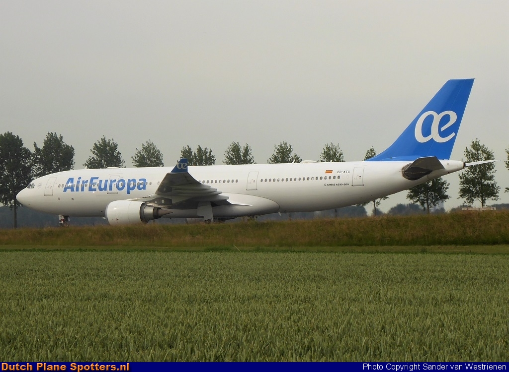 EC-KTG Airbus A330-200 Air Europa by Sander van Westrienen