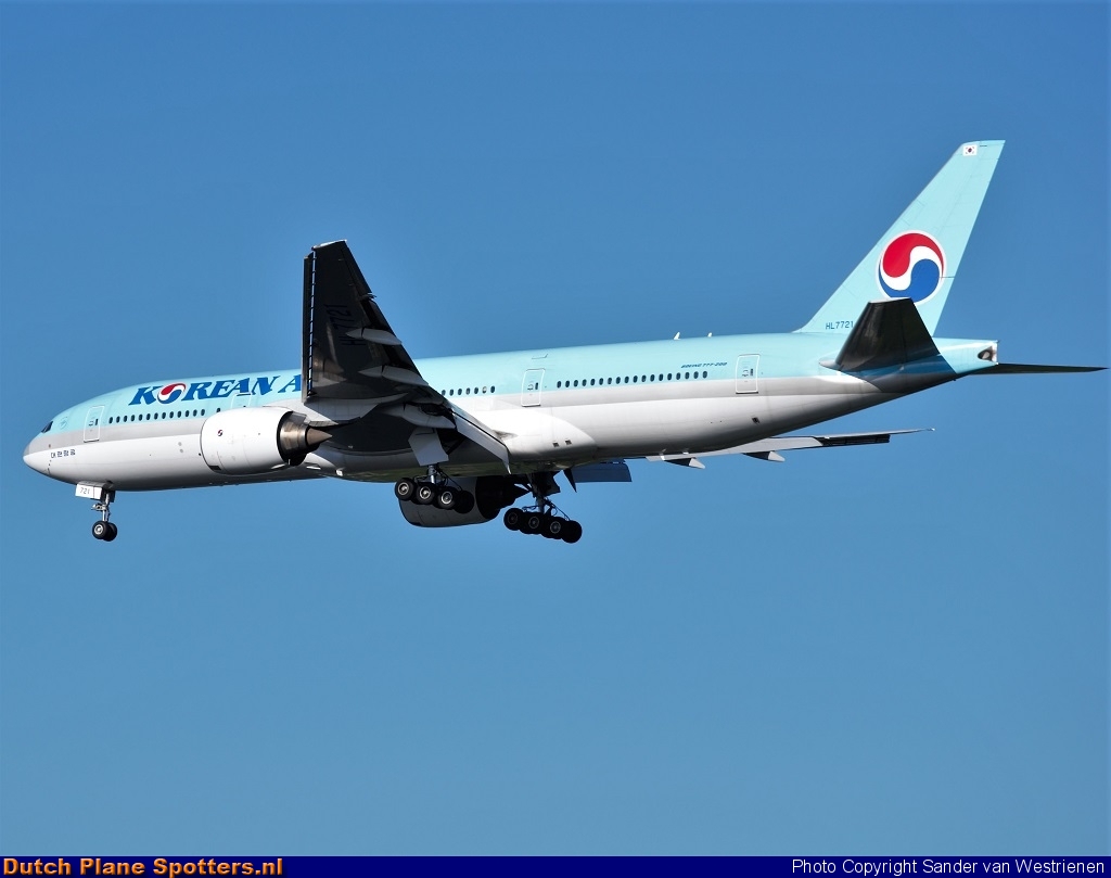HL7721 Boeing 777-200 Korean Air by Sander van Westrienen