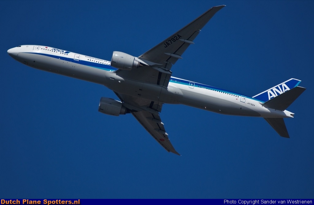 JA792A Boeing 777-300 All Nippon Airlines by Sander van Westrienen