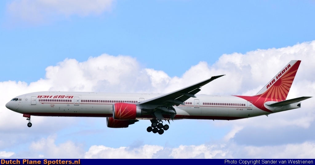 VT-ALQ Boeing 777-300 Air India by Sander van Westrienen