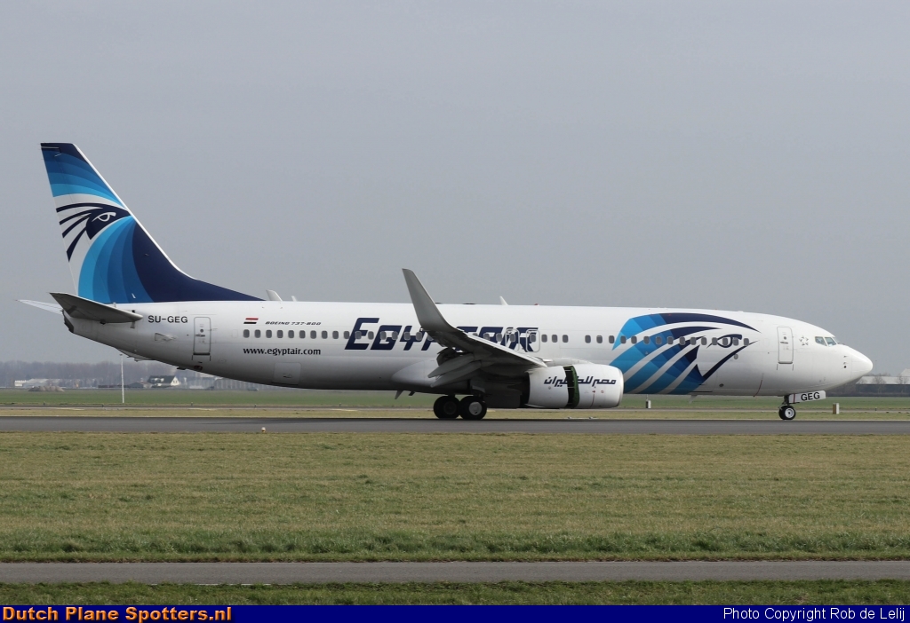 SU-GEG Boeing 737-800 Egypt Air by Rob de Lelij
