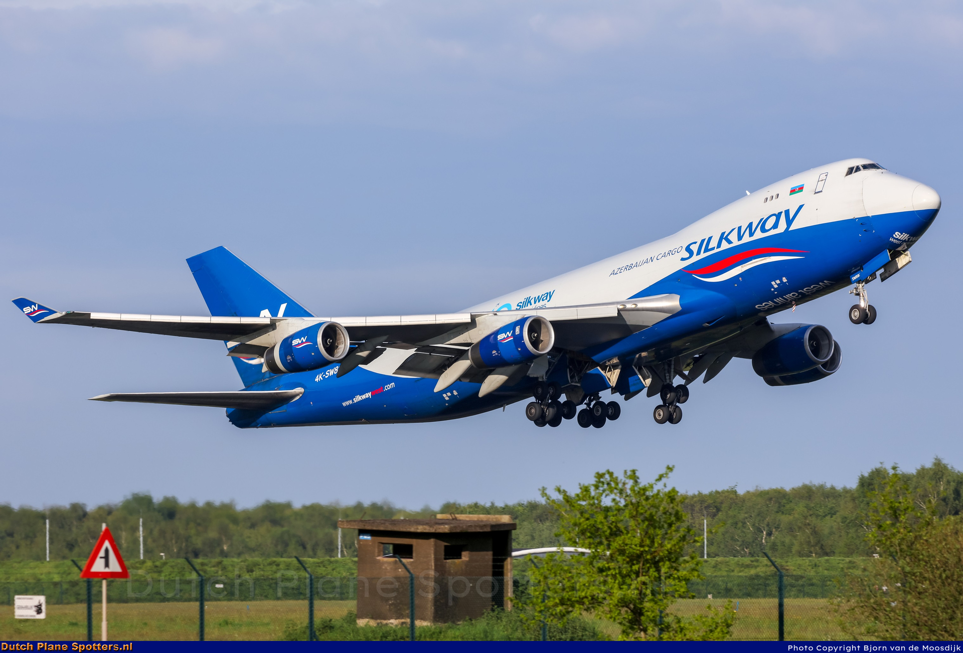 4K-SW888 Boeing 747-400 Silk Way Airlines by Bjorn van de Moosdijk