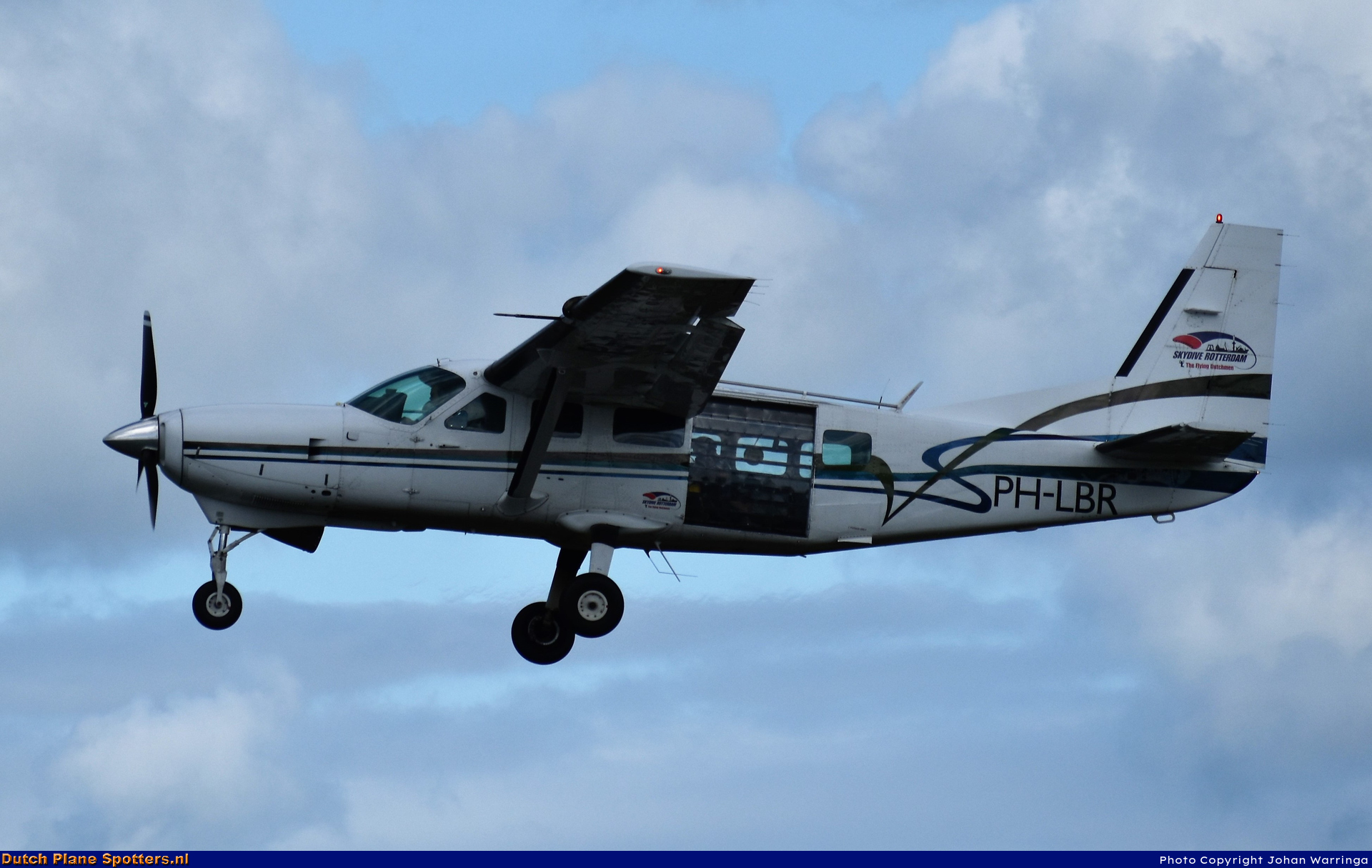 PH-LBR Cessna 208 Caravan Skydive Rotterdam by Johan Warringa