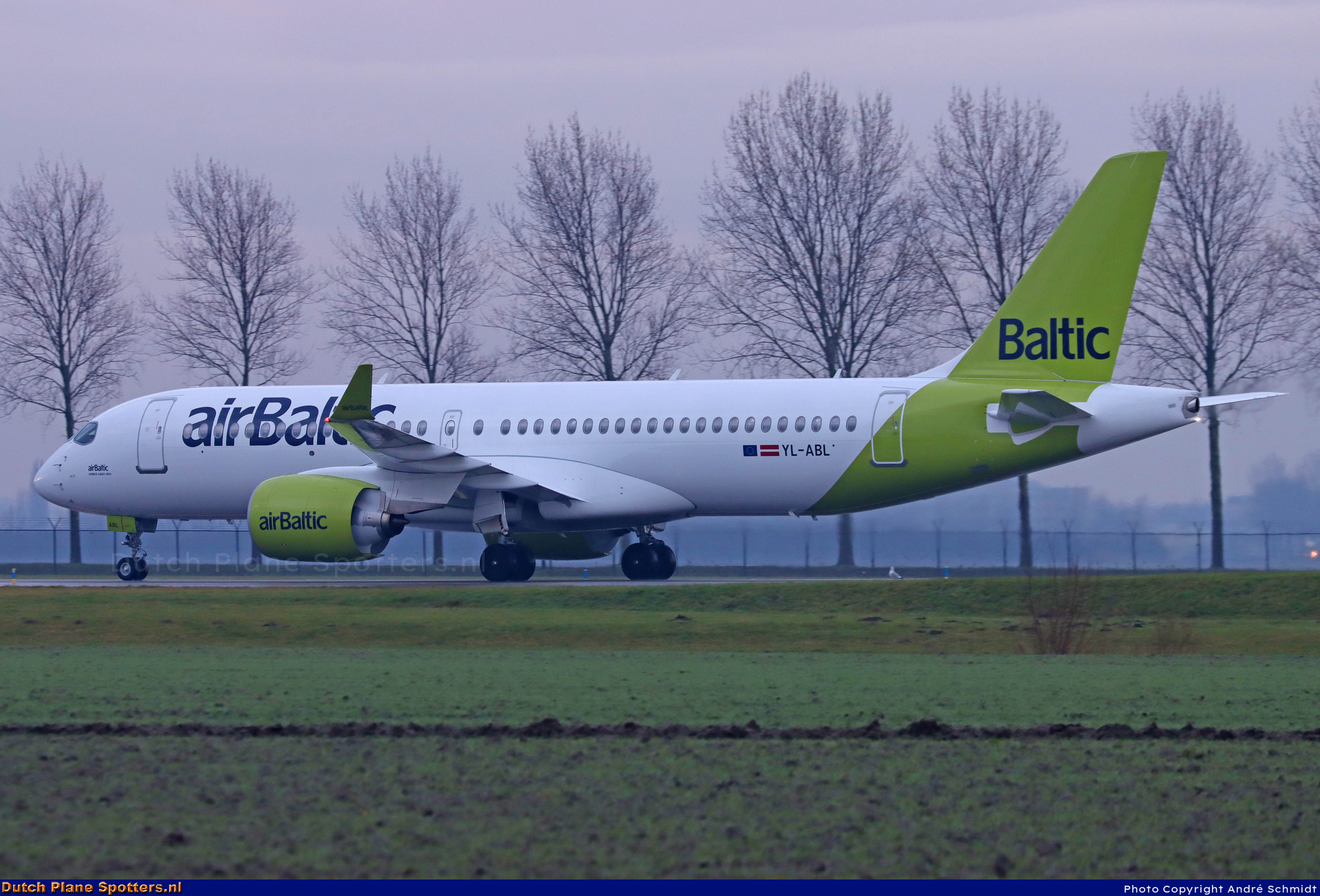 YL-ABL Airbus A220-300 Air Baltic by André Schmidt